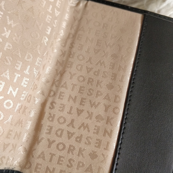 Kate Spade | Floral Passport Holder - Picture 11 of 14